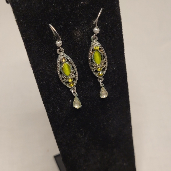 Dangle style fashion earrings - Picture 1 of 3